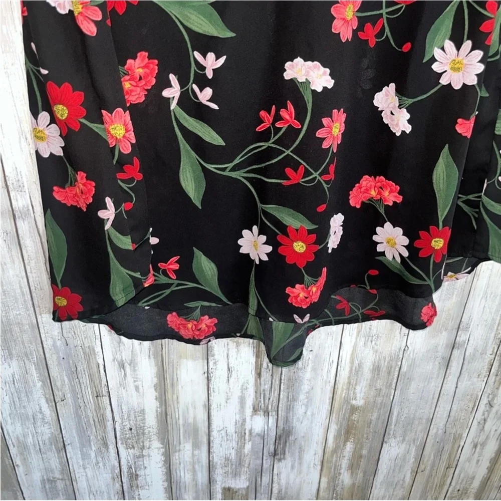 Torrid Georgette Floral Split Neck Blouse - Picture 4 of 6